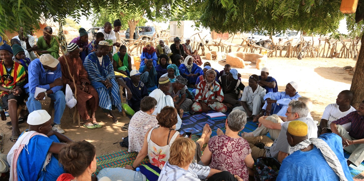 Réunion de travail à Mberlabélé, Sénégal